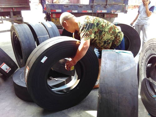 光面輪胎900-20壓路機專用實心輪胎現(xiàn)貨批發(fā)